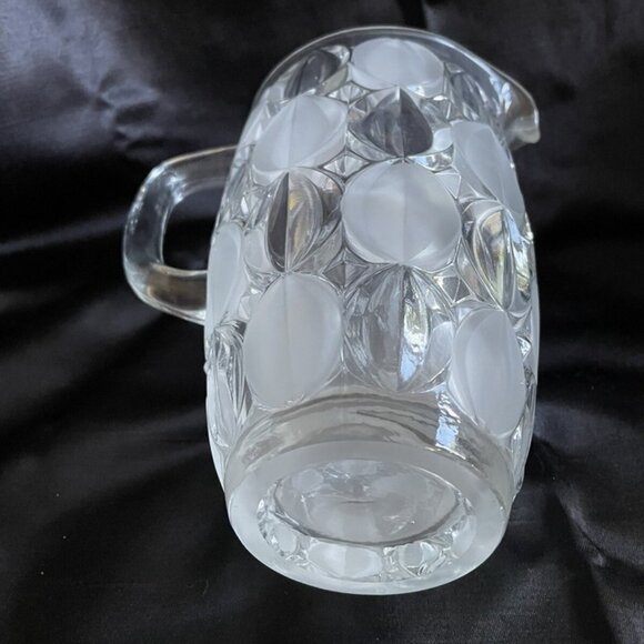 VINTAGE LARGE GLASS PITCHER WITH CLEAR AND FROSTED OVAL DESIGN 9-½" HIGH - Picture 5 of 6